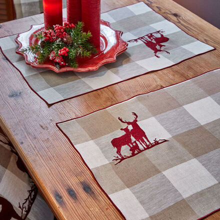 Produktbild für 'Aufwendig bestickte Tischsets aus edlem Leinen mit Alpenflair'