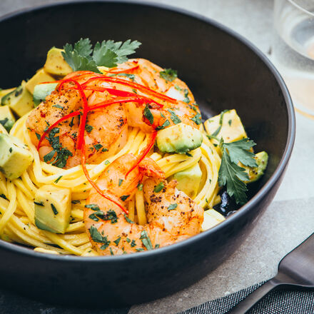 Produktbild für 'Chili-Tagliolini mit Avocado und Garnelen'