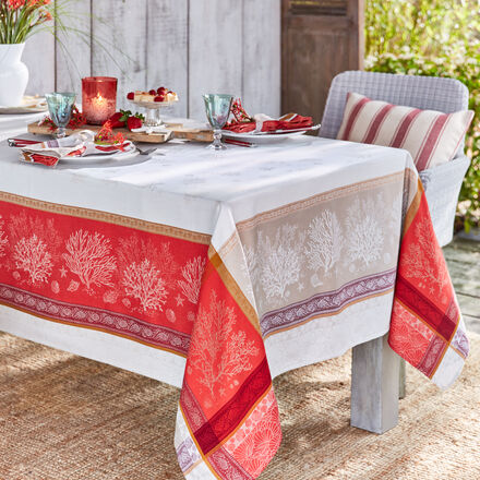 Produktbild für 'Fantasievolle Jacquard-Tischdecke mit Fleckschutz'