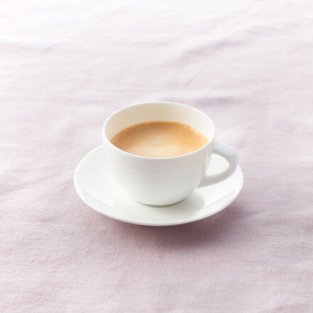 Produktbild für 'Kaffeetasse mit Untertasse: Zeitlos schönes Fine Bone China Geschirr'