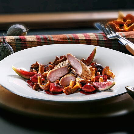 Produktbild für 'Kaninchenrücken mit Pfifferlingen auf Cassis-Feigen-Ragout'