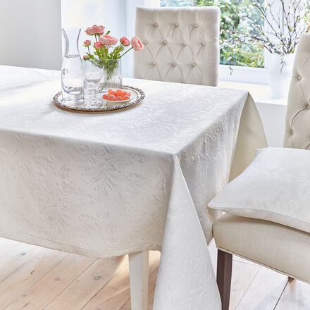 Produktbild für 'Klassische Matelassé-Tischdecke mit elegantem Reliefdekor'