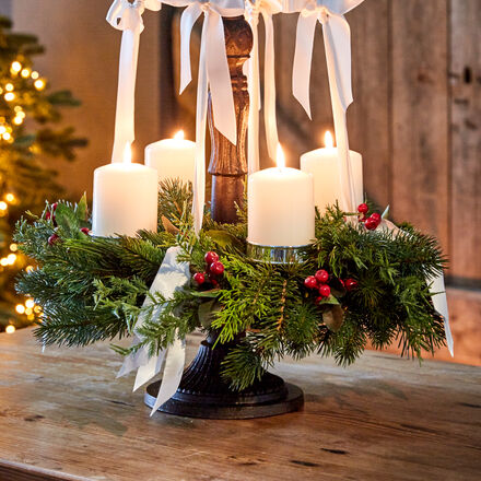 Produktbild für 'Originalgetreuer Tannen-Mischkranz läutet die Adventszeit ein'