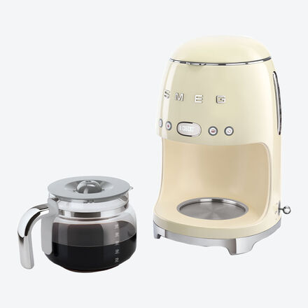Produktbild für 'SMEG Kaffeemaschine verbindet eleganten Retro-Look mit modernster Technik'