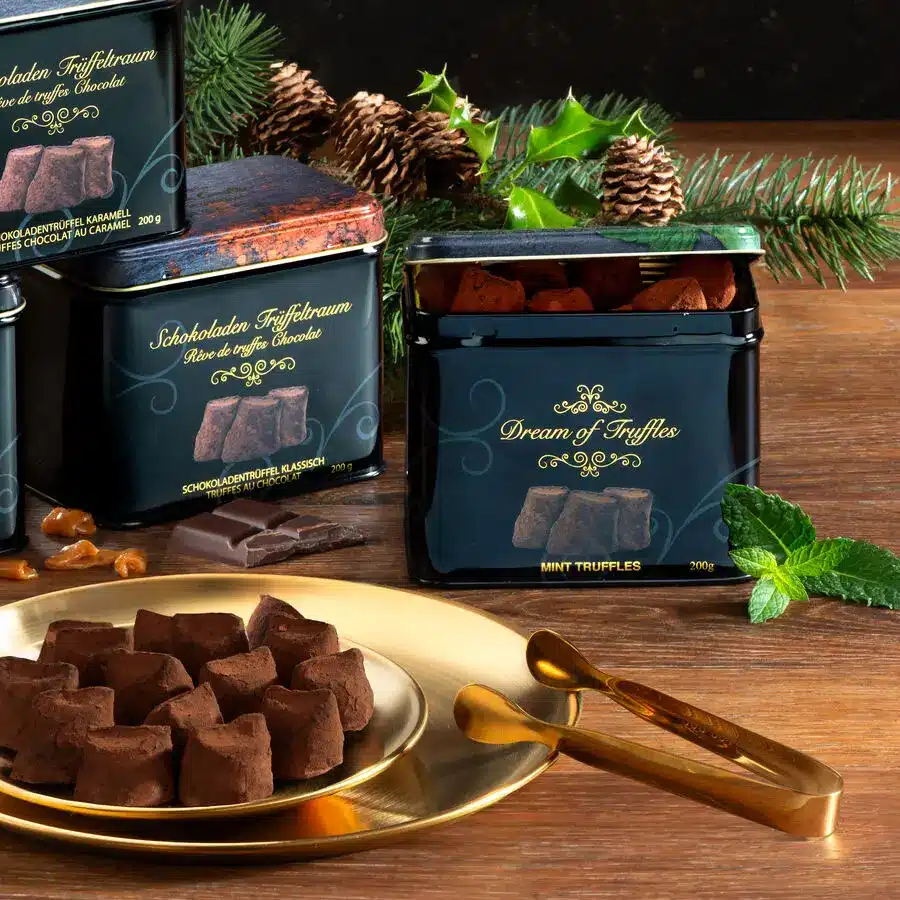 Schokoladentrüffel Minze „Dream of Truffles“ in dekorativer Geschenkdose, zart bestäubt und erhältlich in verschiedenen Sorten