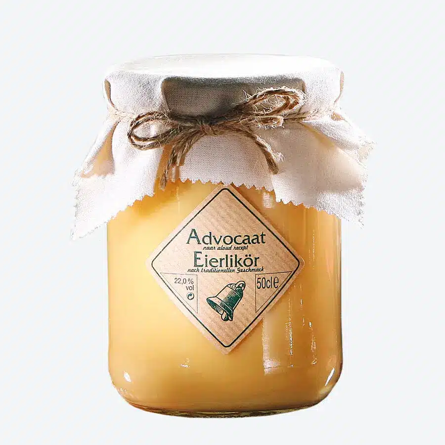 Natürlicher Advocaat Eierlikör im Glas mit Stoffdeckel – Weihnachtsklassiker.